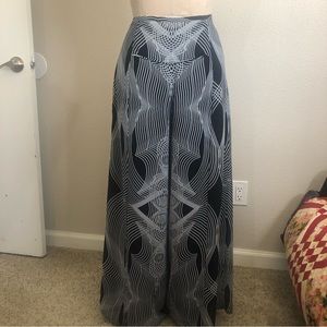 Anthropologie (Leifsdottir) size 10 wide navy and white leg pants